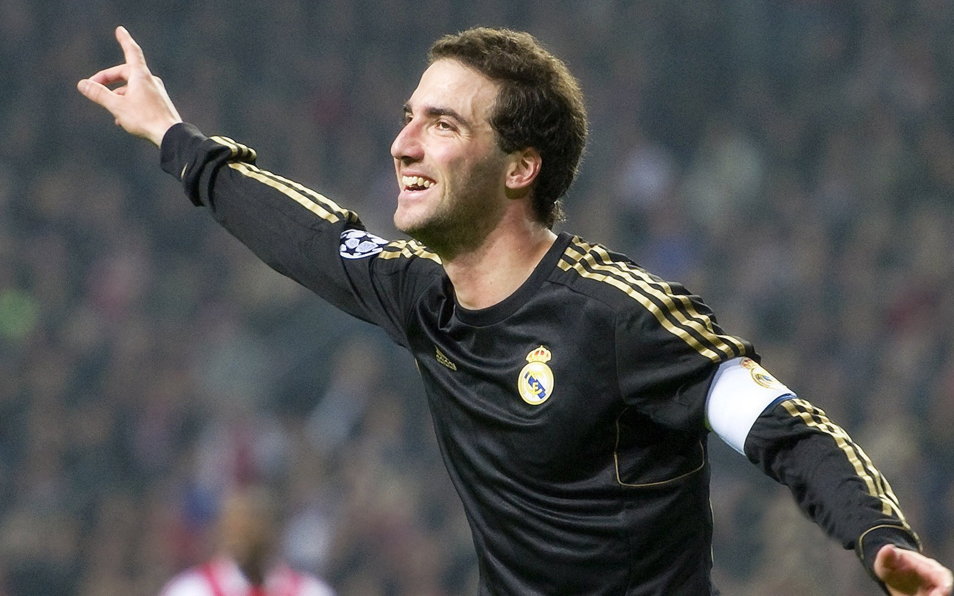 “尼古拉斯·桑特基的全面进攻表现,推动阿根廷美洲狮队步入世界强队行列”